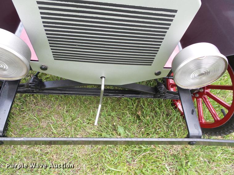 image for item EI9810 Miniature Tin Lizzie car