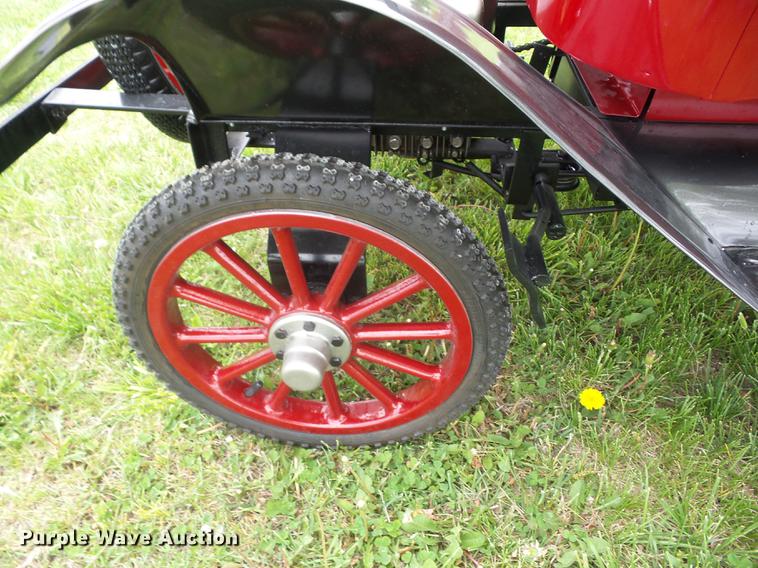 image for item EI9810 Miniature Tin Lizzie car