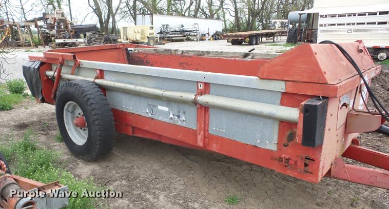 image for item EI9811 Gehl 250 manure spreader