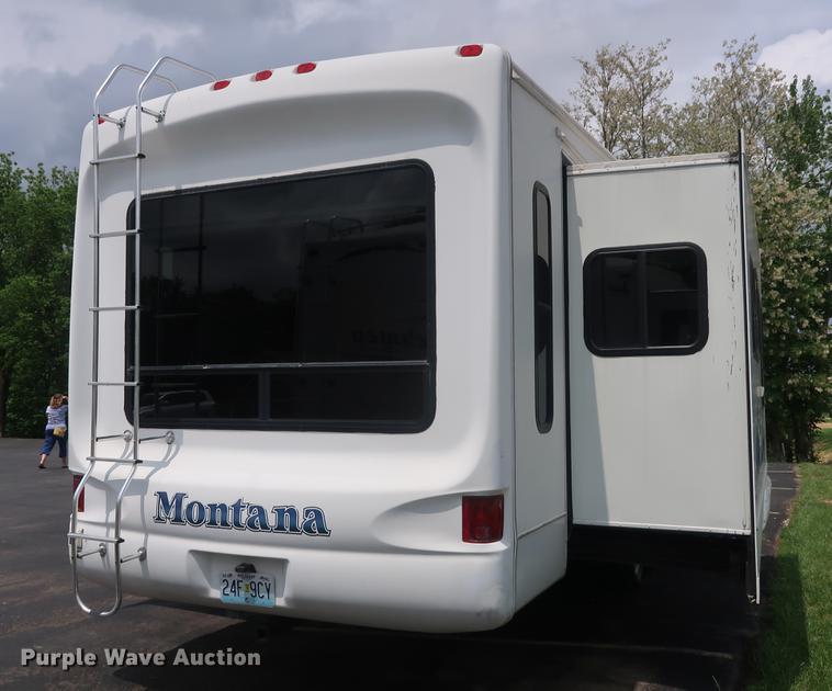 image for item EP9328 2005 Montana camper