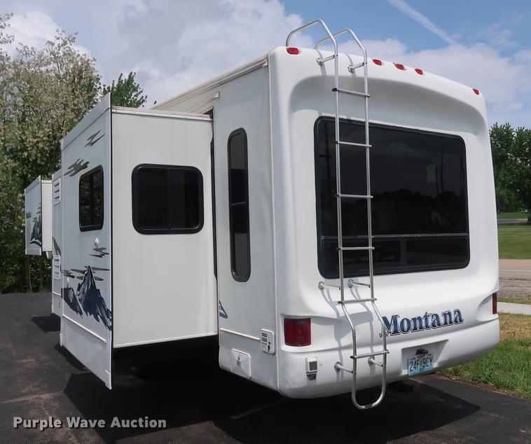 image for item EP9328 2005 Montana camper