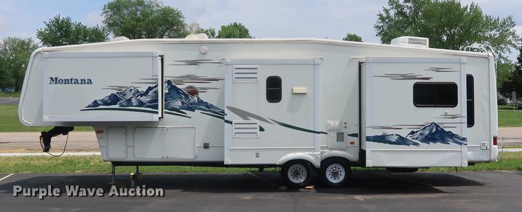 image for item EP9328 2005 Montana camper