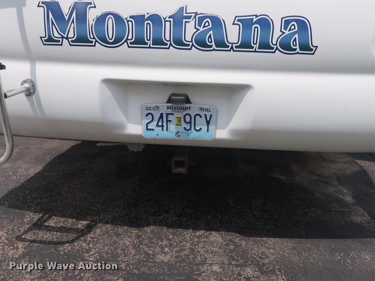 image for item EP9328 2005 Montana camper