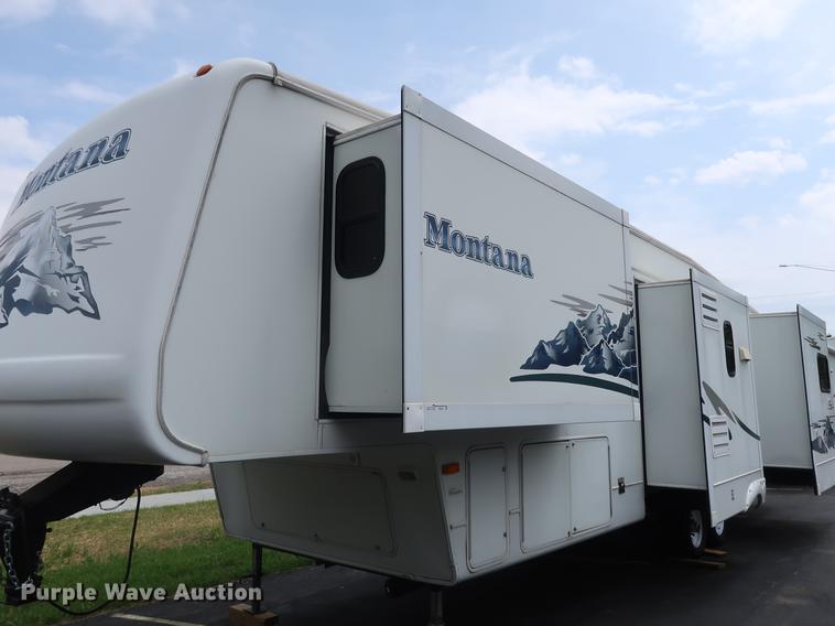 image for item EP9328 2005 Montana camper