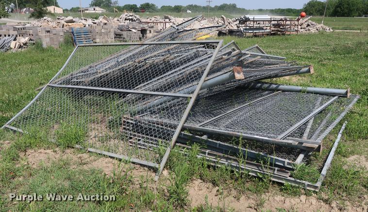 image for item EP9359 Approximately 45 chain link fence panels