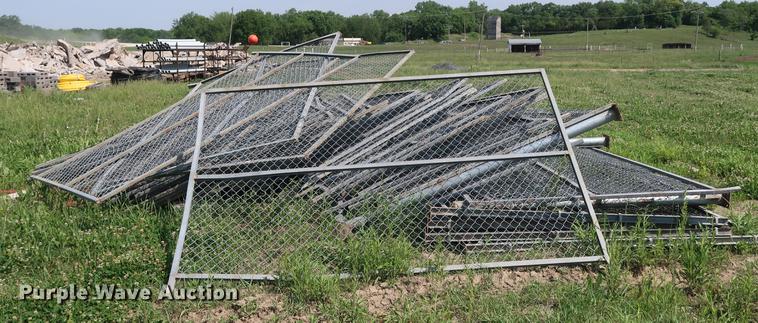 image for item EP9359 Approximately 45 chain link fence panels