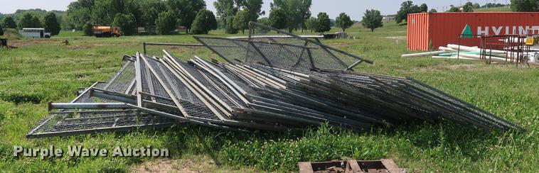 image for item EP9359 Approximately 45 chain link fence panels