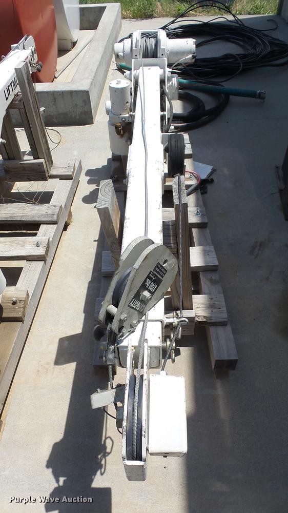 image for item ET9503 Liftmoore 2700AR crane