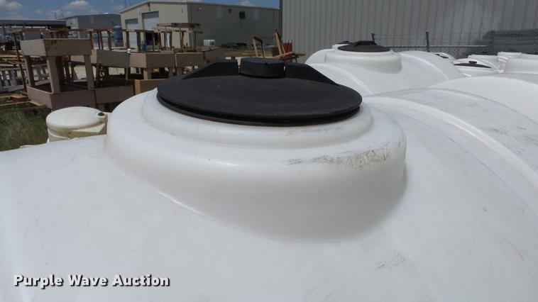 image for item ET9513 Approximately 50 poly tanks