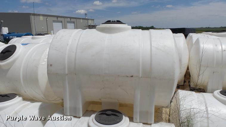 image for item ET9513 Approximately 50 poly tanks