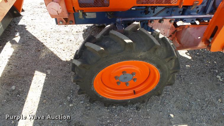 image for item ET9517 Kioti LK2554 MFWD tractor