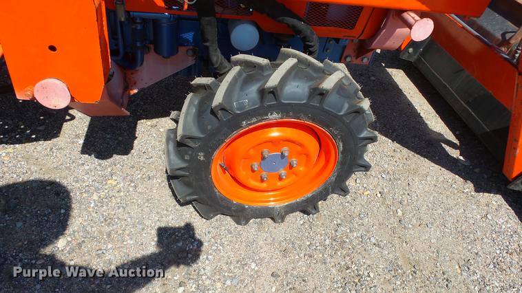 image for item ET9517 Kioti LK2554 MFWD tractor
