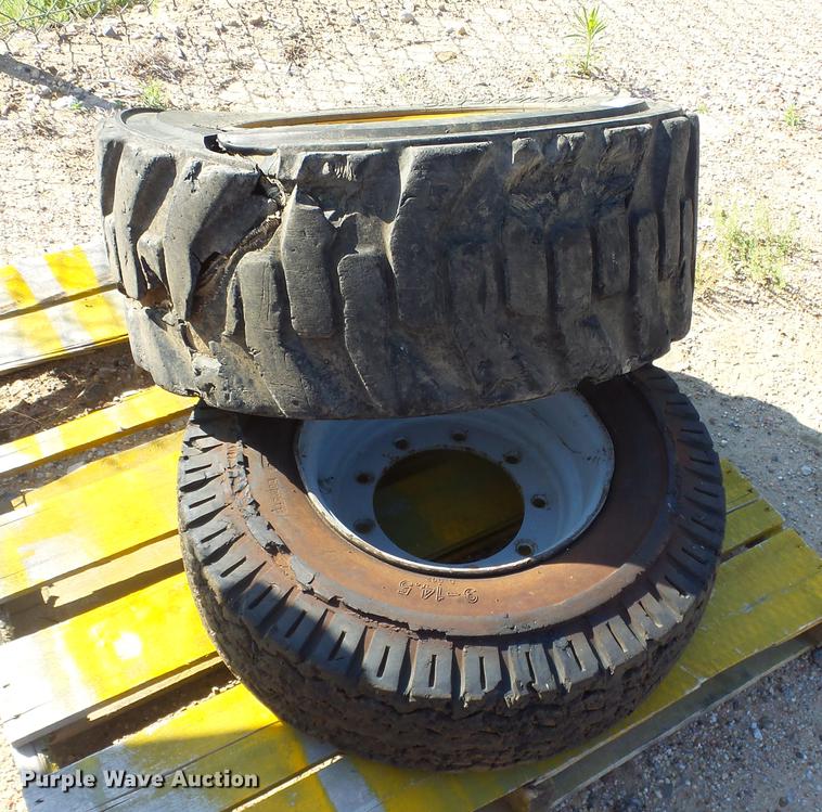 image for item ET9522 (2) tires and wheels