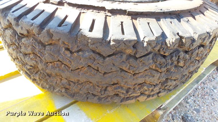 image for item ET9522 (2) tires and wheels