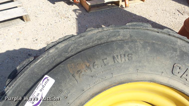 image for item ET9522 (2) tires and wheels