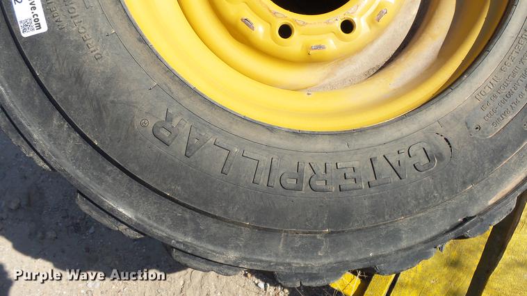 image for item ET9522 (2) tires and wheels