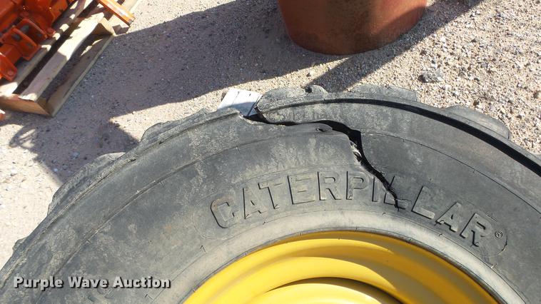 image for item ET9522 (2) tires and wheels