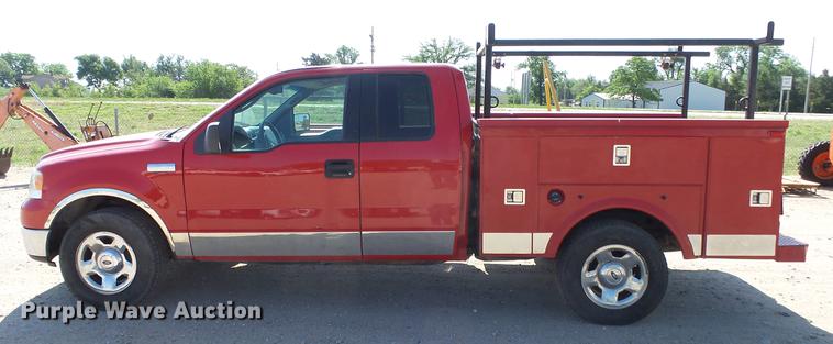image for item ET9530 2005 Ford F150 SuperCab utility bed pickup truck