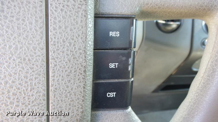 image for item ET9530 2005 Ford F150 SuperCab utility bed pickup truck