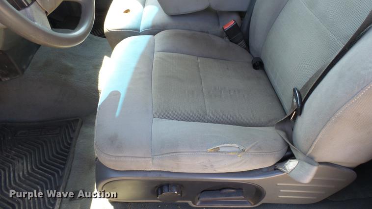 image for item ET9530 2005 Ford F150 SuperCab utility bed pickup truck