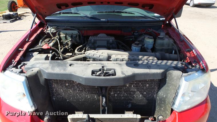 image for item ET9530 2005 Ford F150 SuperCab utility bed pickup truck