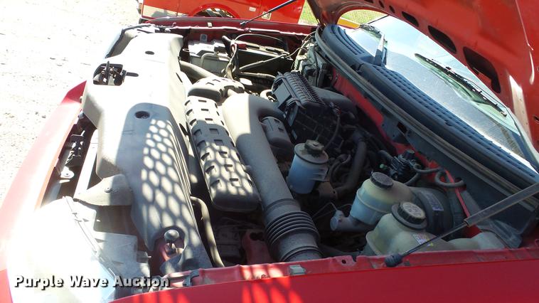 image for item ET9530 2005 Ford F150 SuperCab utility bed pickup truck