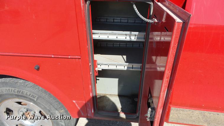 image for item ET9530 2005 Ford F150 SuperCab utility bed pickup truck