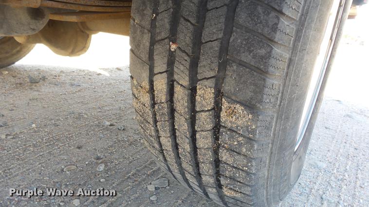 image for item ET9530 2005 Ford F150 SuperCab utility bed pickup truck