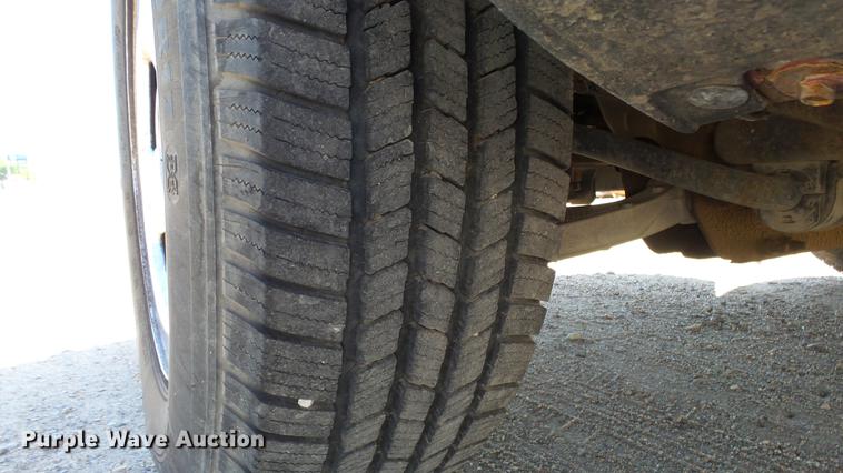 image for item ET9530 2005 Ford F150 SuperCab utility bed pickup truck