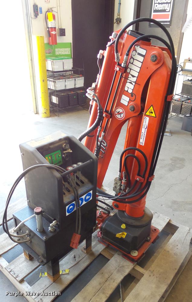 2015 Maxilift ML110 crane in Hutchinson, KS Item ET9536 sold Purple Wave