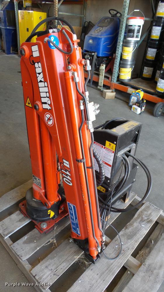 2015 Maxilift ML110 crane in Hutchinson, KS Item ET9536 sold Purple Wave