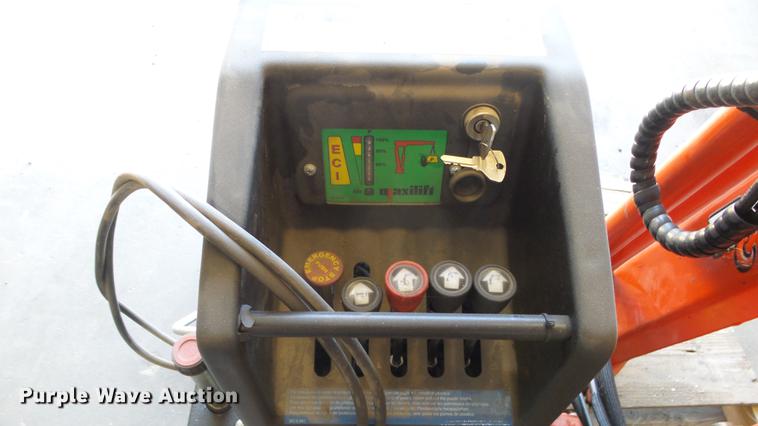 image for item ET9536 2015 Maxilift ML110 crane