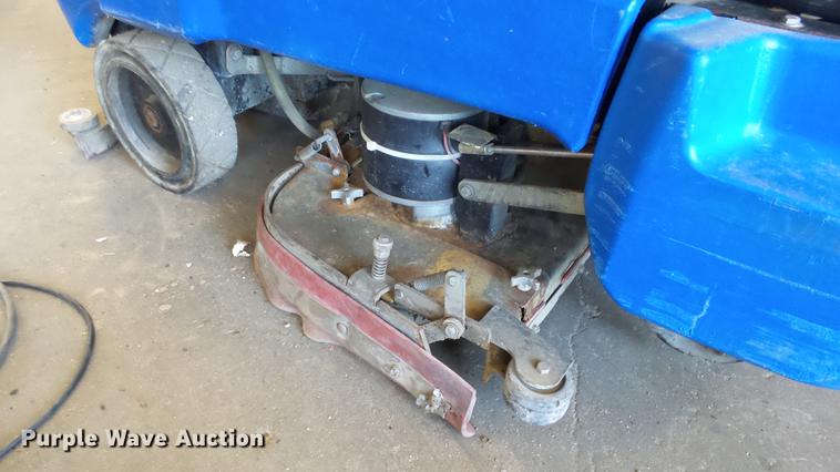 image for item ET9539 Windsor Saber Glide floor scrubber