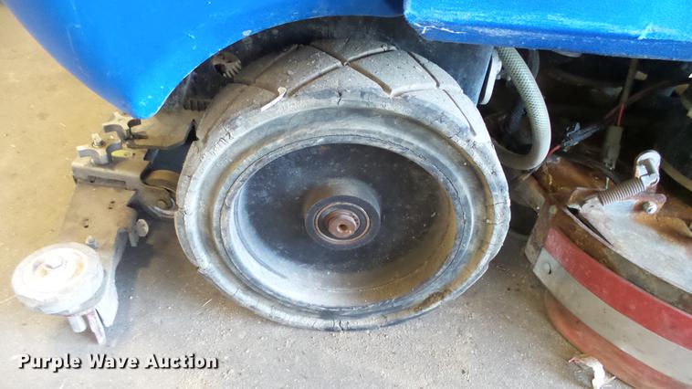 image for item ET9539 Windsor Saber Glide floor scrubber