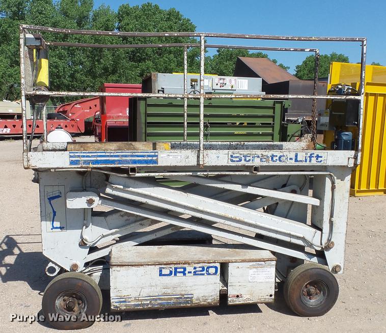 image for item ET9544 Strato Lift DR-20 scissor lift