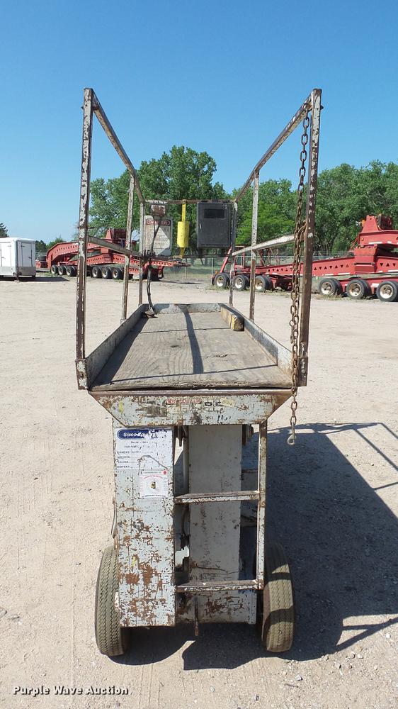 image for item ET9544 Strato Lift DR-20 scissor lift