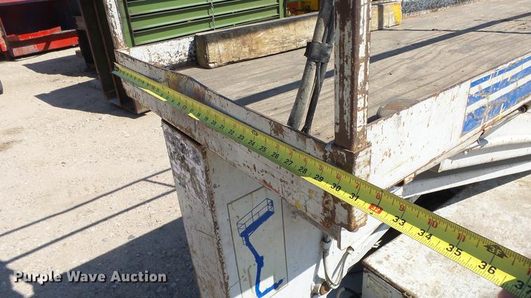 image for item ET9544 Strato Lift DR-20 scissor lift