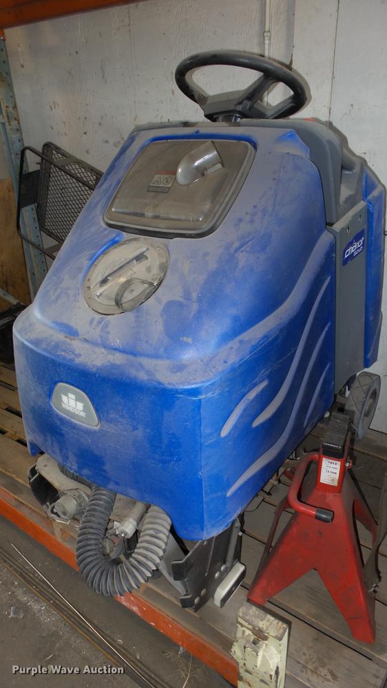 Windsor Chariot floor scrubber in Hutchinson, KS | Item ET9553 sold
