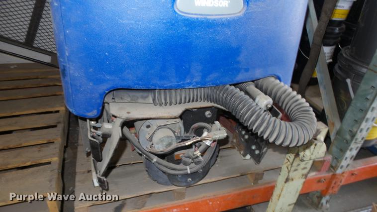 image for item ET9553 Windsor Chariot floor scrubber