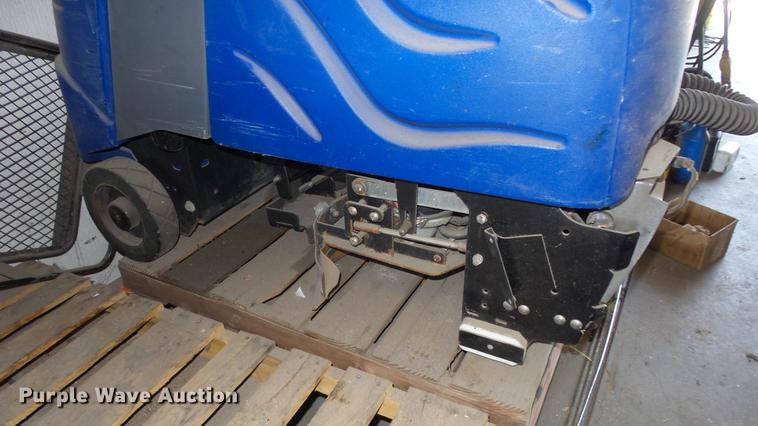 image for item ET9553 Windsor Chariot floor scrubber