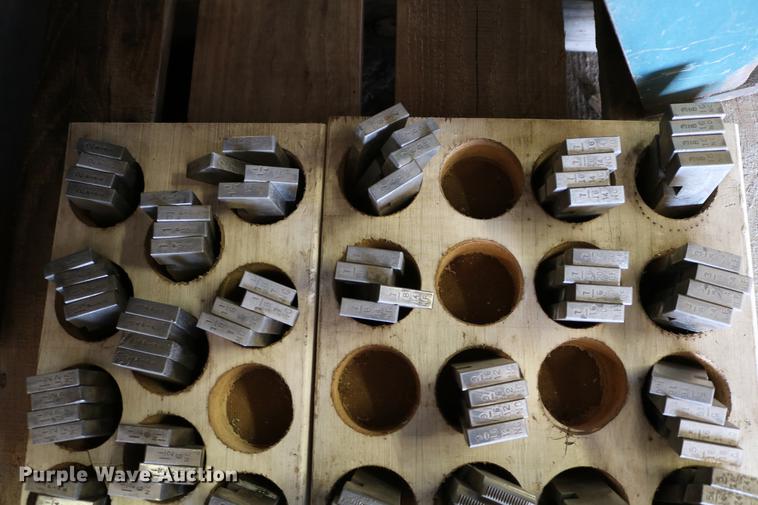 image for item EW9243 Oster Rapiduction 792A threading machine