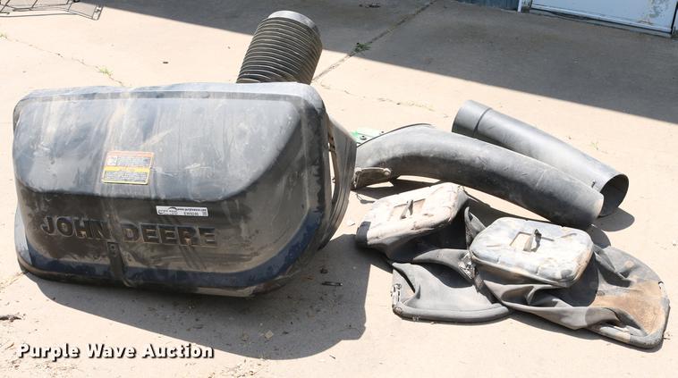 image for item EW9246 John Deere bagging system