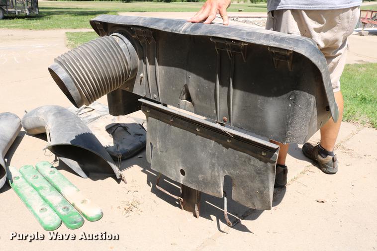 image for item EW9246 John Deere bagging system