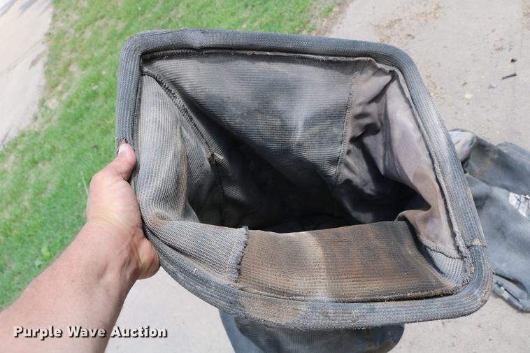 image for item EW9246 John Deere bagging system