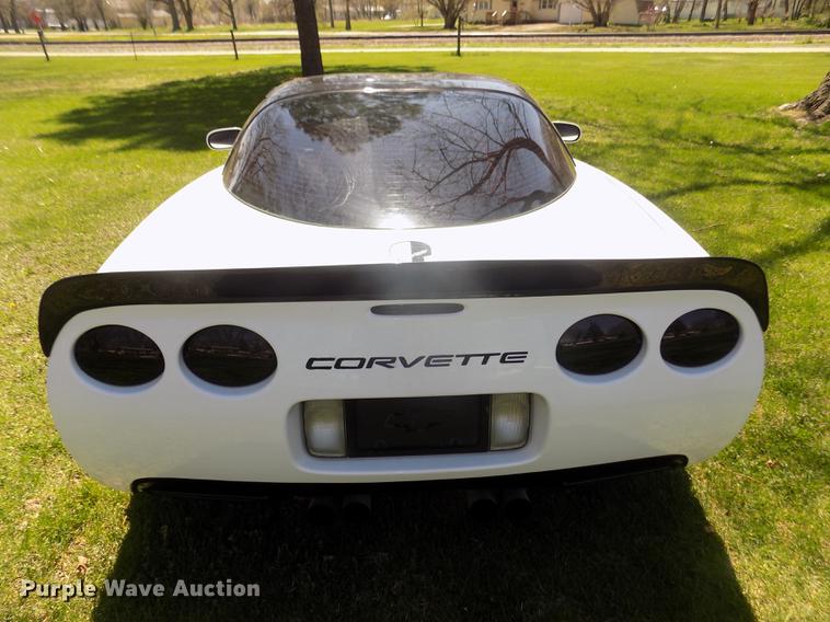 image for item G1144 1998 Chevrolet Corvette C-5