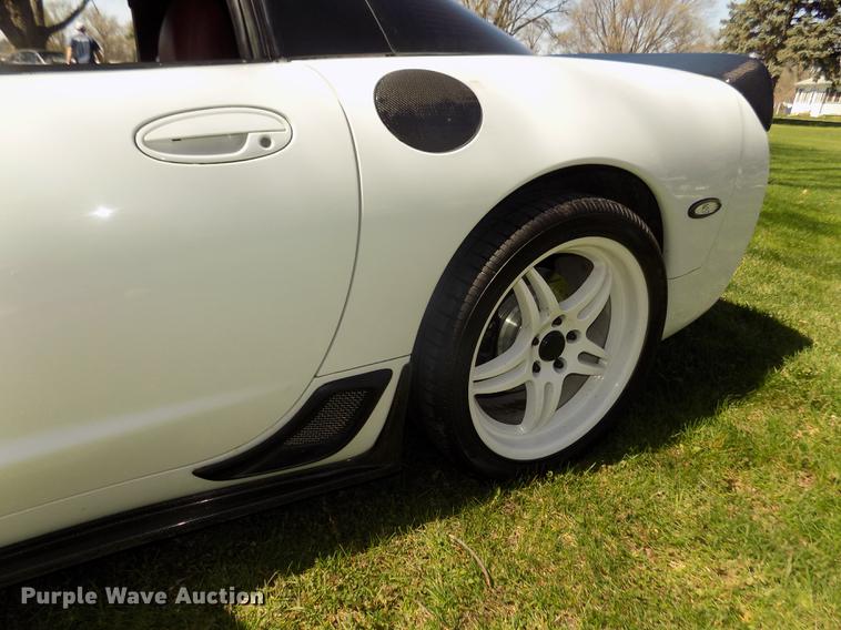 image for item G1144 1998 Chevrolet Corvette C-5