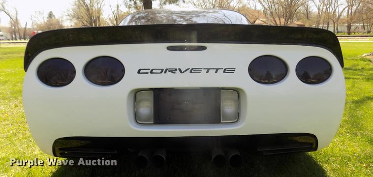 image for item G1144 1998 Chevrolet Corvette C-5