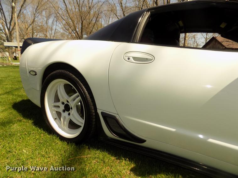 image for item G1144 1998 Chevrolet Corvette C-5