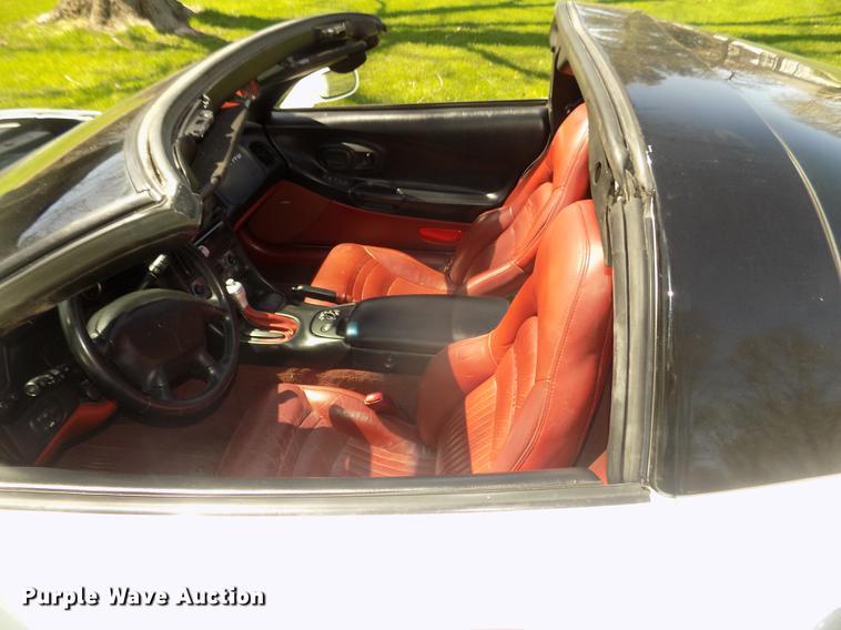 image for item G1144 1998 Chevrolet Corvette C-5