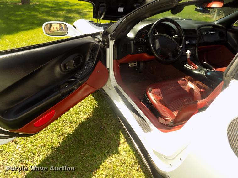 image for item G1144 1998 Chevrolet Corvette C-5